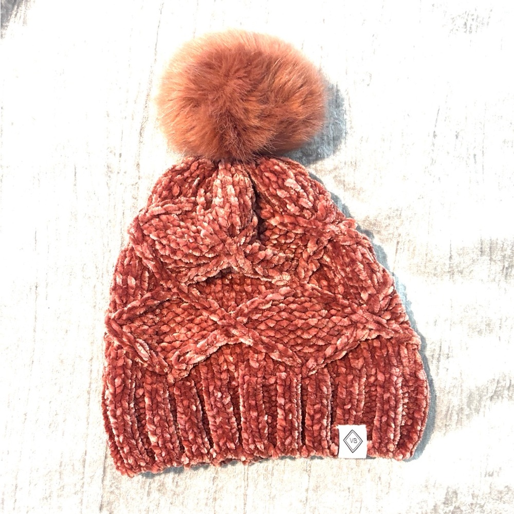 Vera Bradley Rose 🌺 Cozy Velvety‎ Knit w/ Furry Pom-Pom Hat